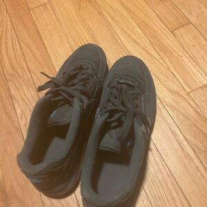 Mens Nike Air Max Sneakers Size 11